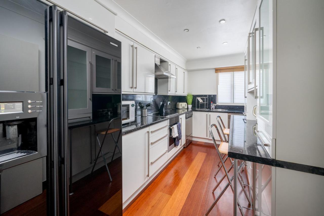 Apartament Crossharbour Canary Wharf 2 Bed Duplex *